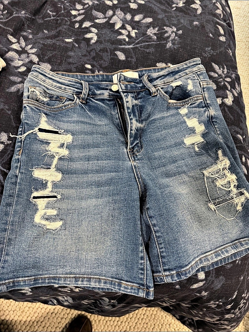 VERVET by Flying Monkey Distressed Denim Jean Shorts Size Large